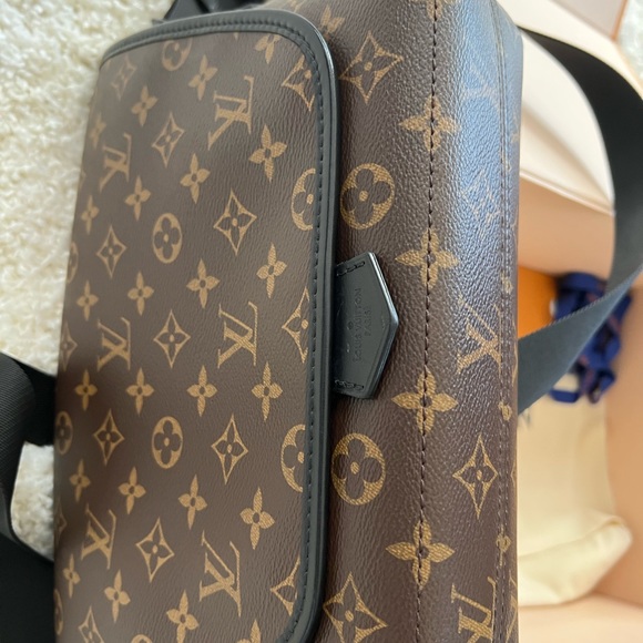 LV Messenger Bag. One minor scratch on button. Otherwise, perfect condition. - Picture 11 of 16